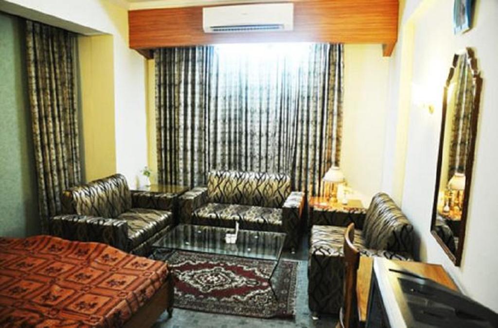 Hotel Amsun Pride Bathinda Zimmer foto